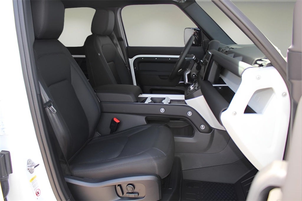 2025 Land Rover Defender 110 S