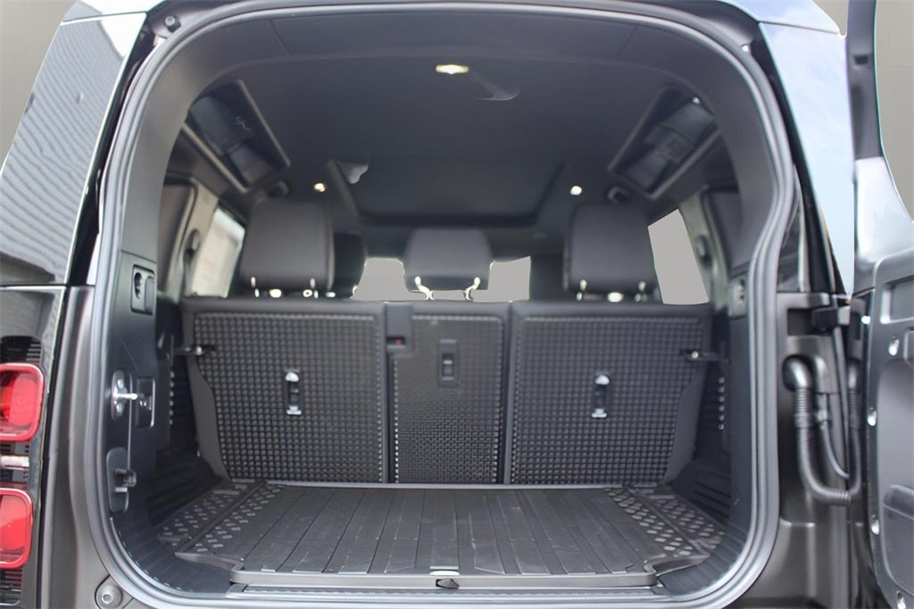 2025 Land Rover Defender 110 S