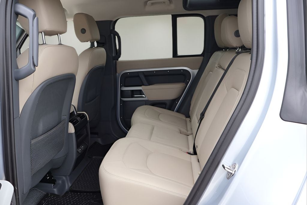 2024 Land Rover Defender 110 S