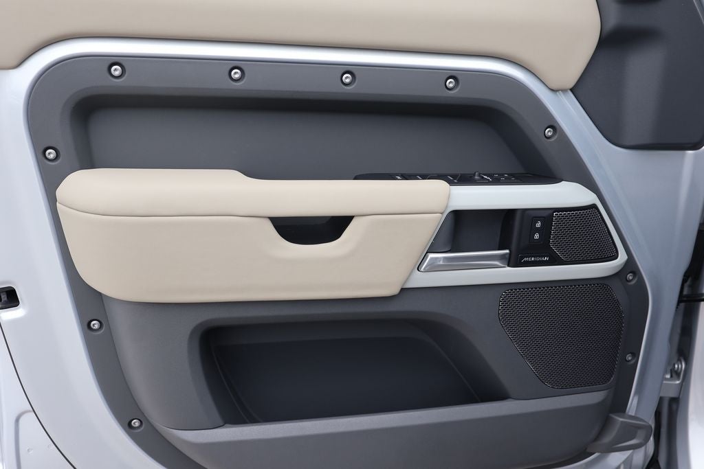 2024 Land Rover Defender 110 S