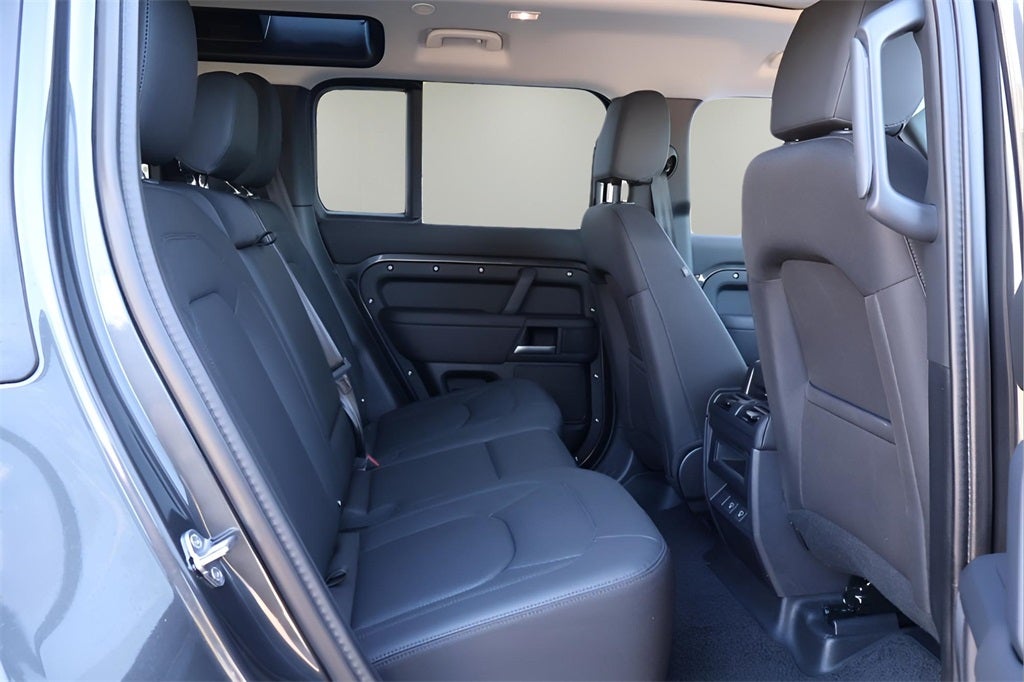 2025 Land Rover Defender 110 S