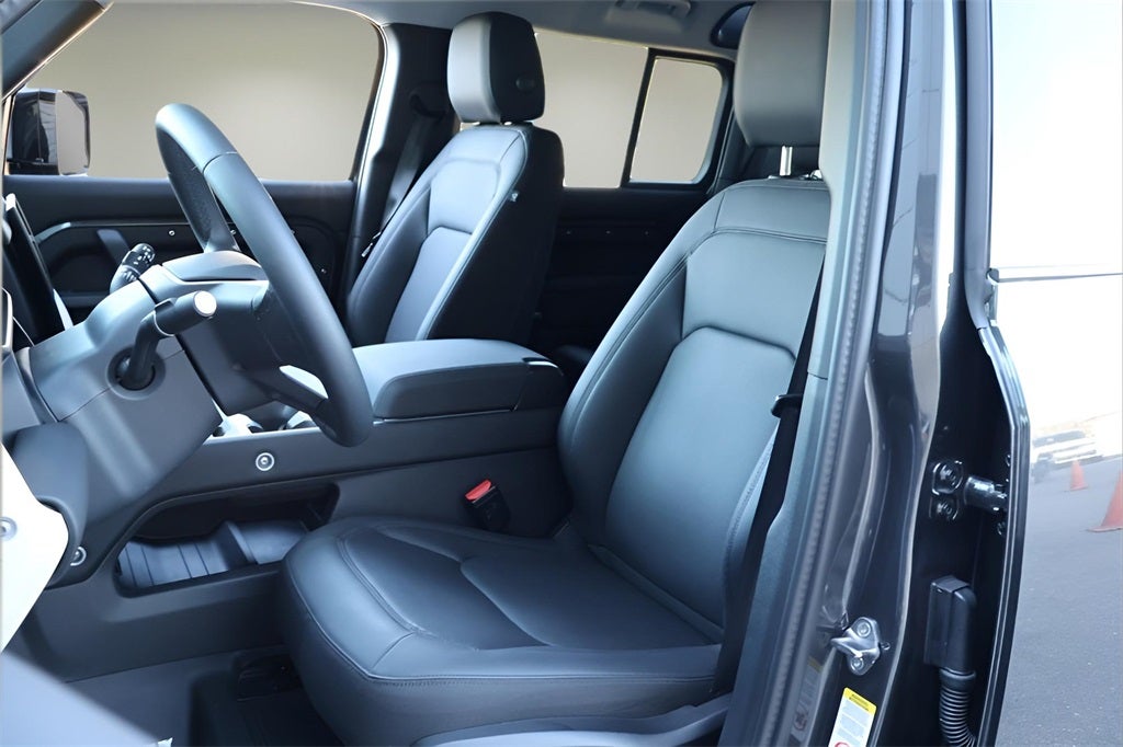 2025 Land Rover Defender 110 S