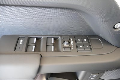 2025 Land Rover Defender 110 S