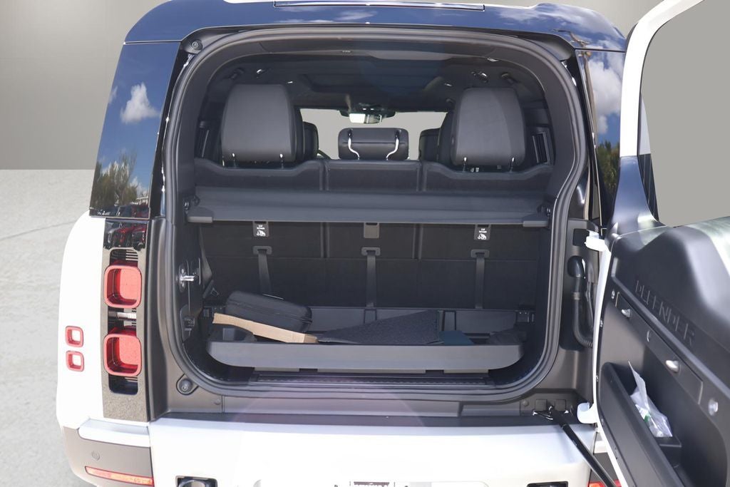 2025 Land Rover Defender 130 S