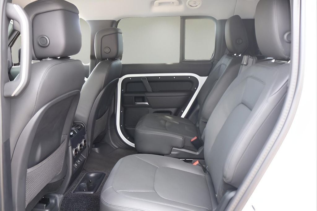 2025 Land Rover Defender 130 S