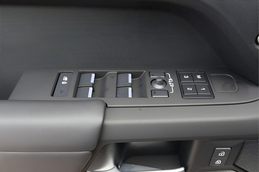 2025 Land Rover Defender 130 S