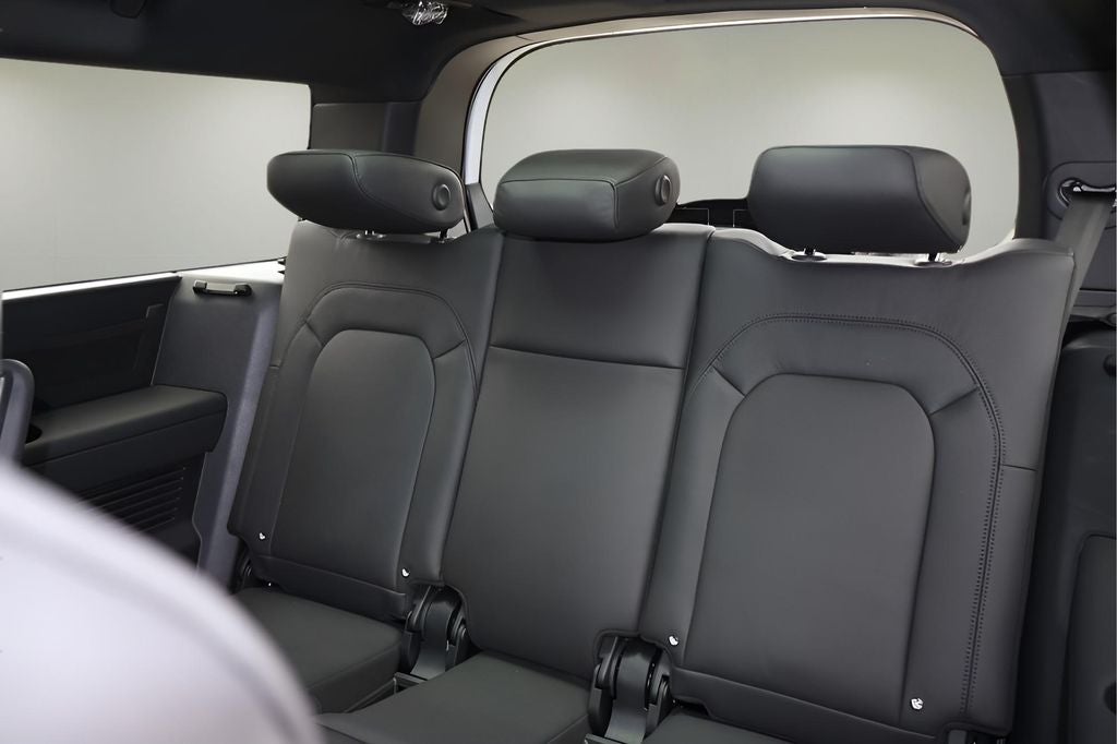 2025 Land Rover Defender 130 S