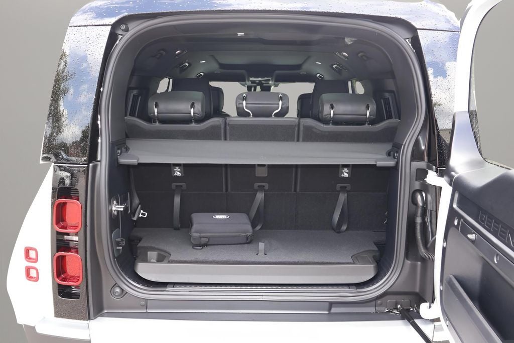 2025 Land Rover Defender 130 S