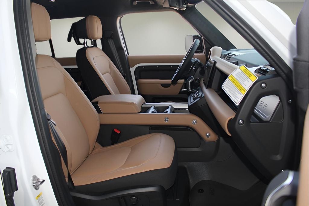 2025 Land Rover Defender 110 V8