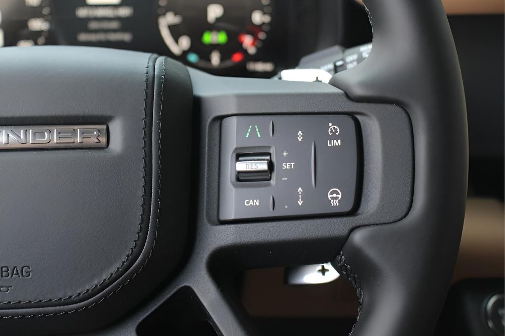 2025 Land Rover Defender 110 V8