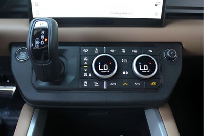 2025 Land Rover Defender 110 V8