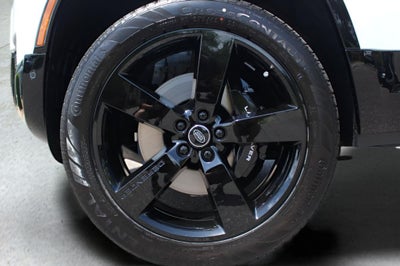 2025 Land Rover Defender 110 V8