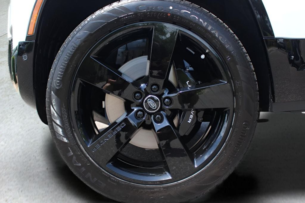 2025 Land Rover Defender 110 V8