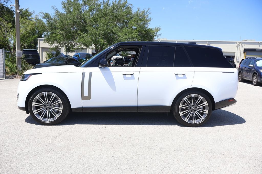 2025 Land Rover Range Rover SE