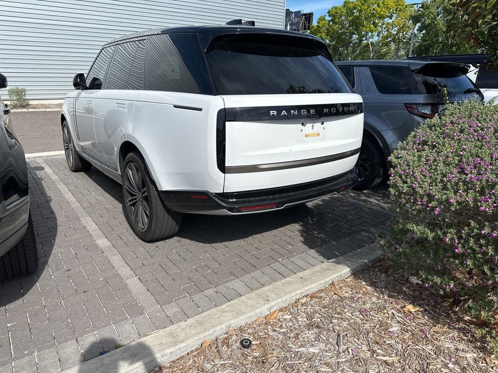 2025 Land Rover Range Rover SE