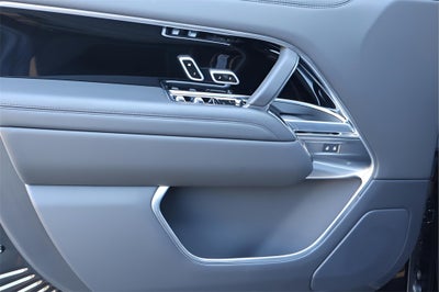 2025 Land Rover Range Rover Plug-In Hybrid SE