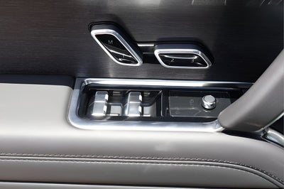 2025 Land Rover Range Rover Plug-In Hybrid SE