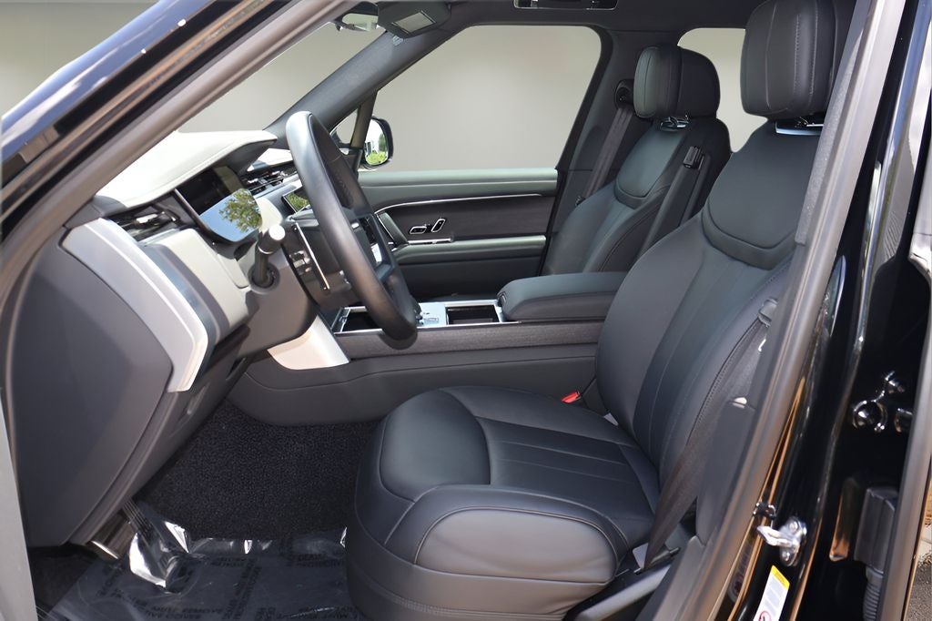 2025 Land Rover Range Rover Plug-In Hybrid SE