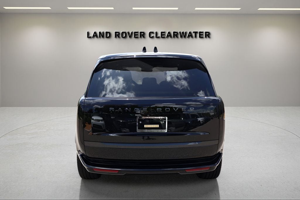 2025 Land Rover Range Rover Plug-In Hybrid SE