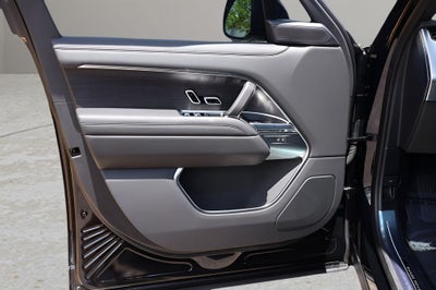 2025 Land Rover Range Rover Plug-In Hybrid SE