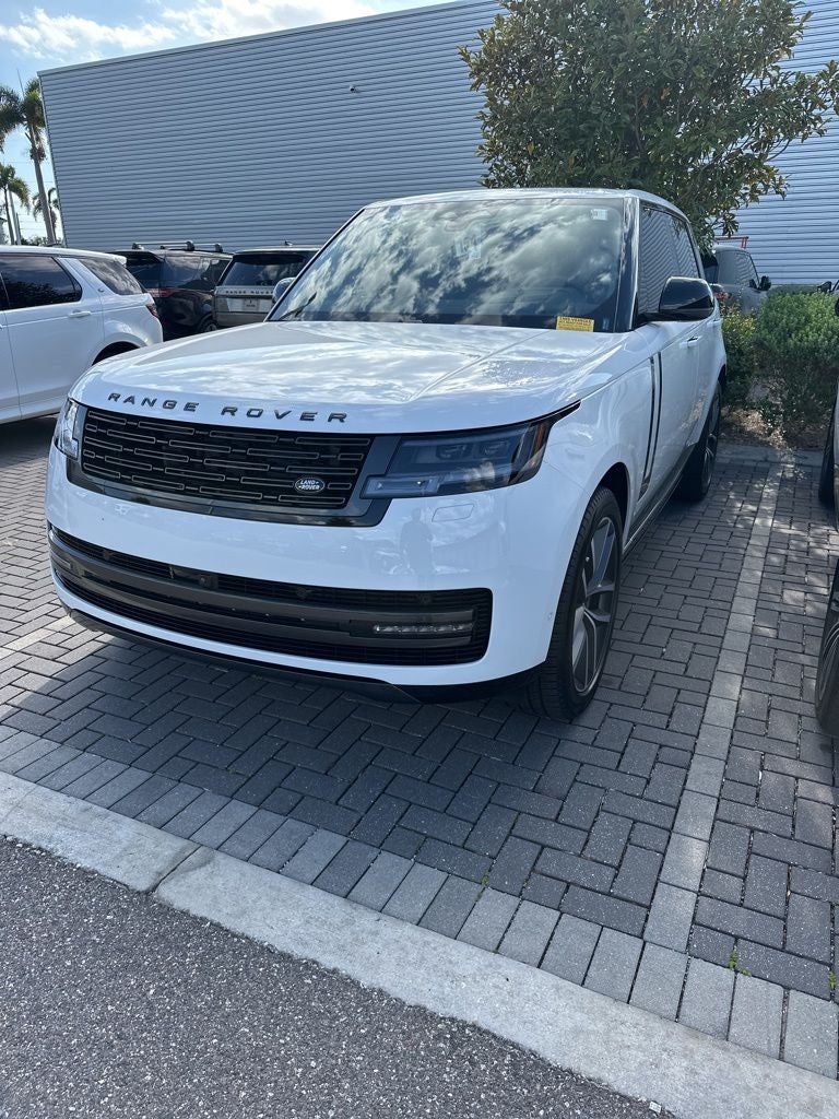 2025 Land Rover Range Rover SE