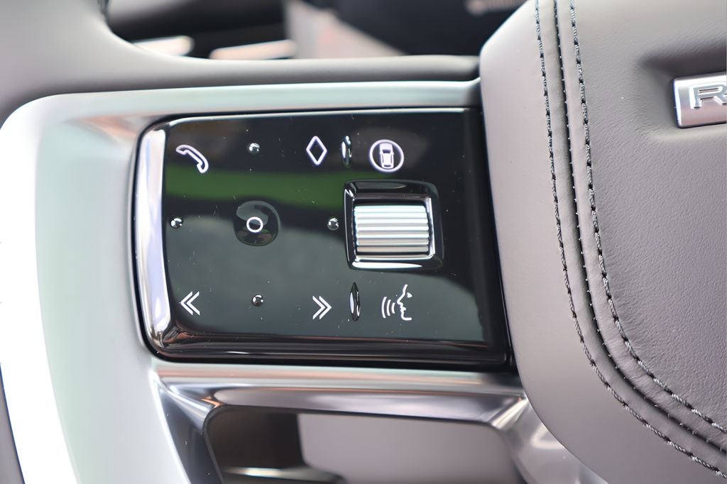 2025 Land Rover Range Rover SE