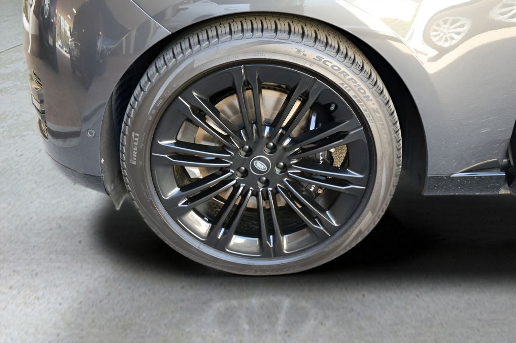 2023 Land Rover Range Rover SE LWB