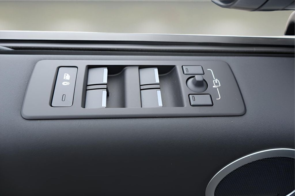 2025 Land Rover Discovery S