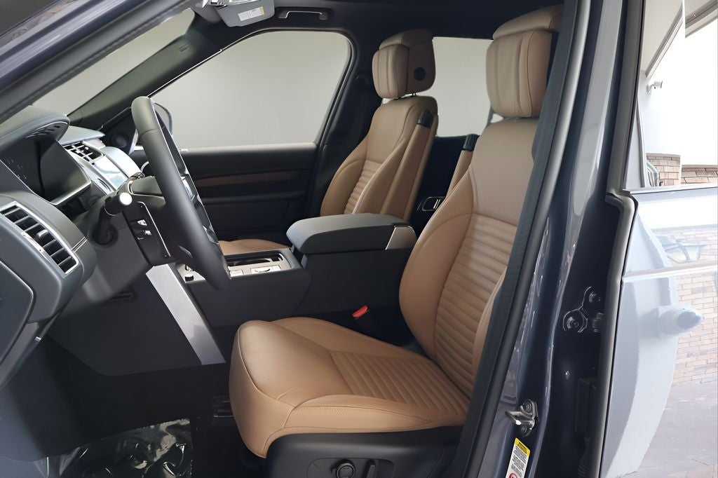 2025 Land Rover Discovery Dynamic SE