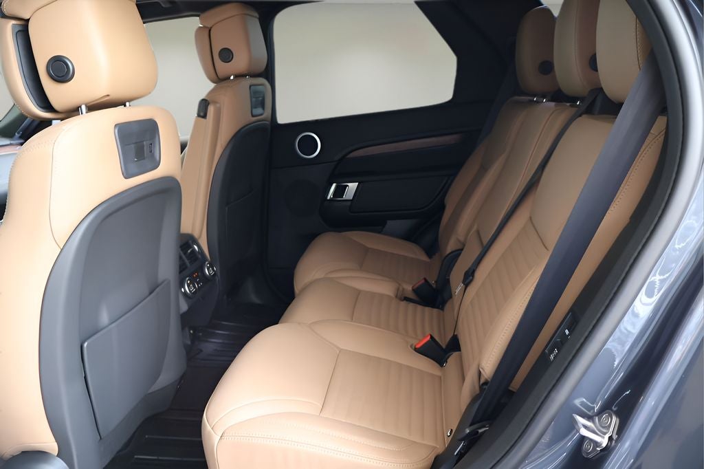 2025 Land Rover Discovery Dynamic SE