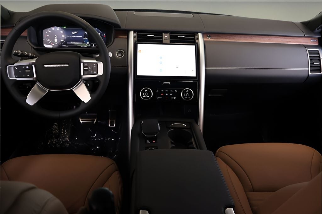 2025 Land Rover Discovery Dynamic SE