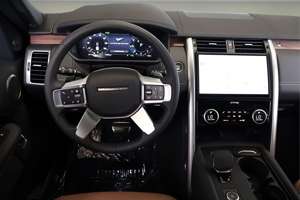 2025 Land Rover Discovery Dynamic SE