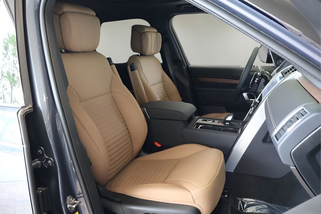 2025 Land Rover Discovery Dynamic SE