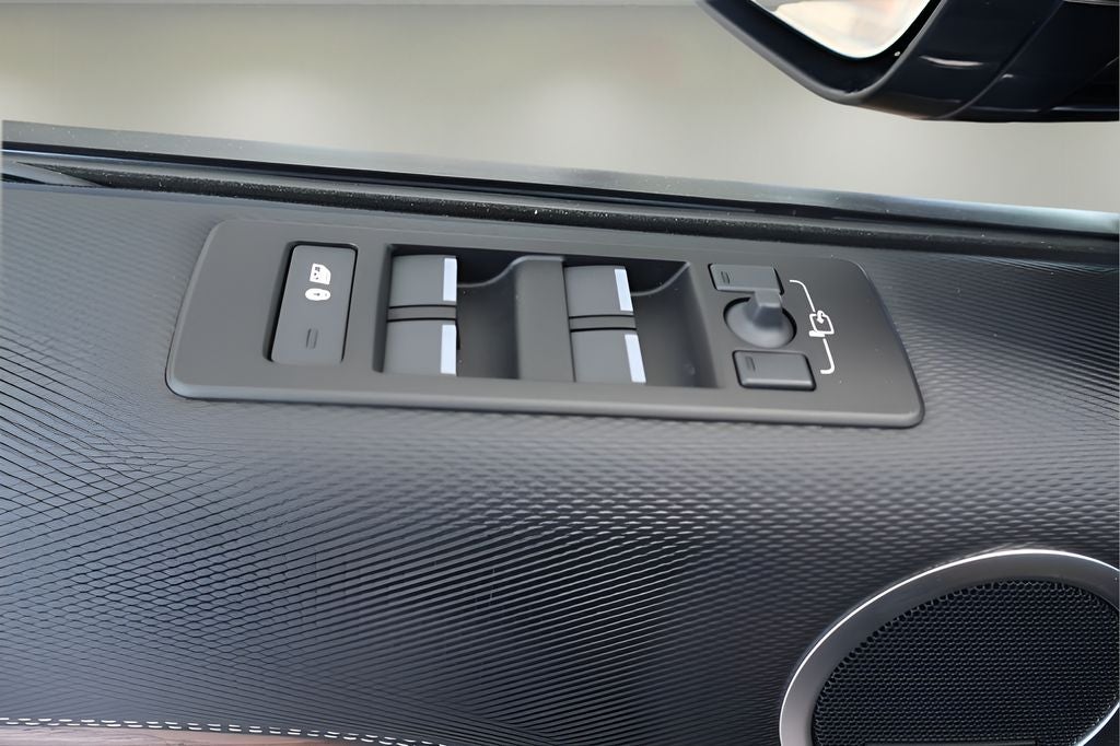 2025 Land Rover Discovery Dynamic SE