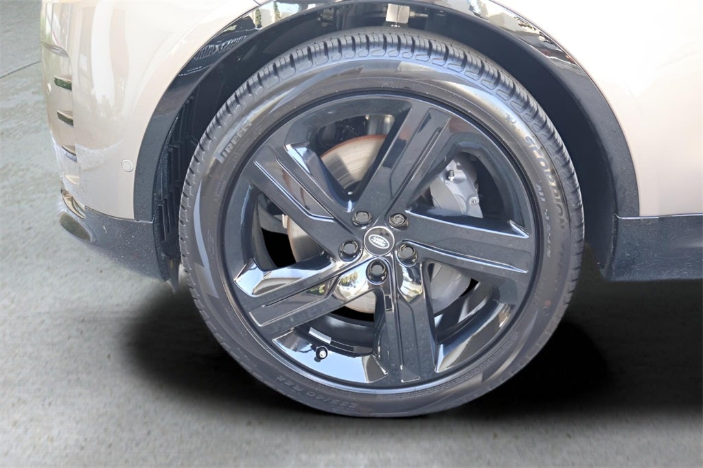 2025 Land Rover Discovery Dynamic SE