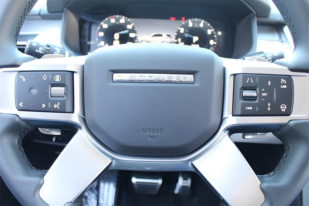 2025 Land Rover Discovery Dynamic SE