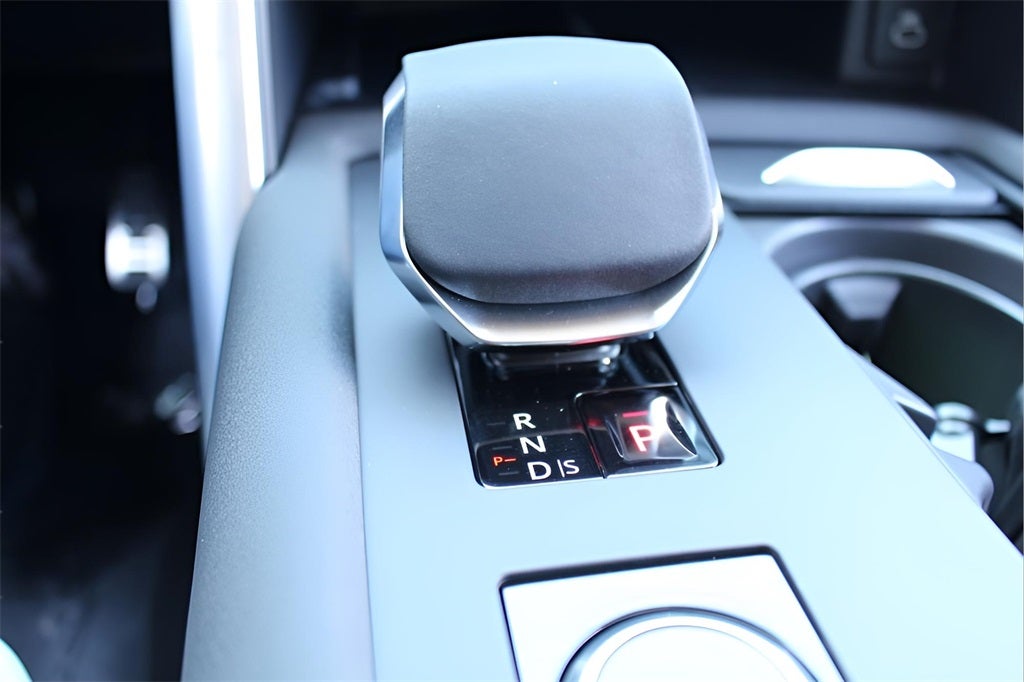 2025 Land Rover Discovery Dynamic SE