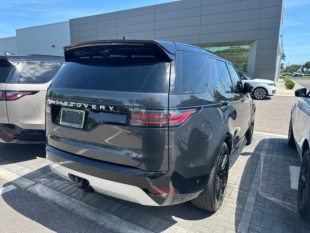 2024 Land Rover Discovery Metropolitan Edition