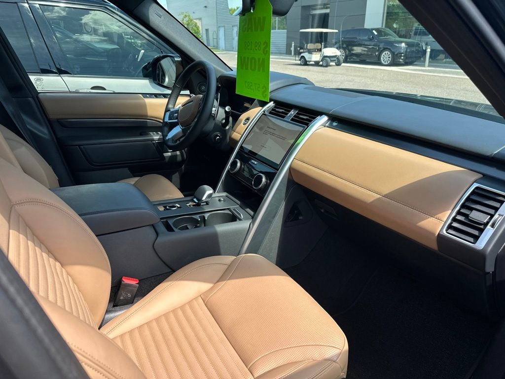 2024 Land Rover Discovery Metropolitan Edition