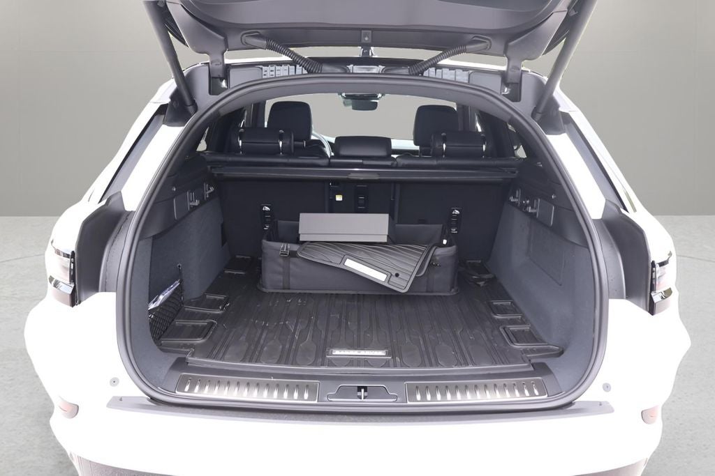 2026 Land Rover Range Rover Velar Dynamic SE