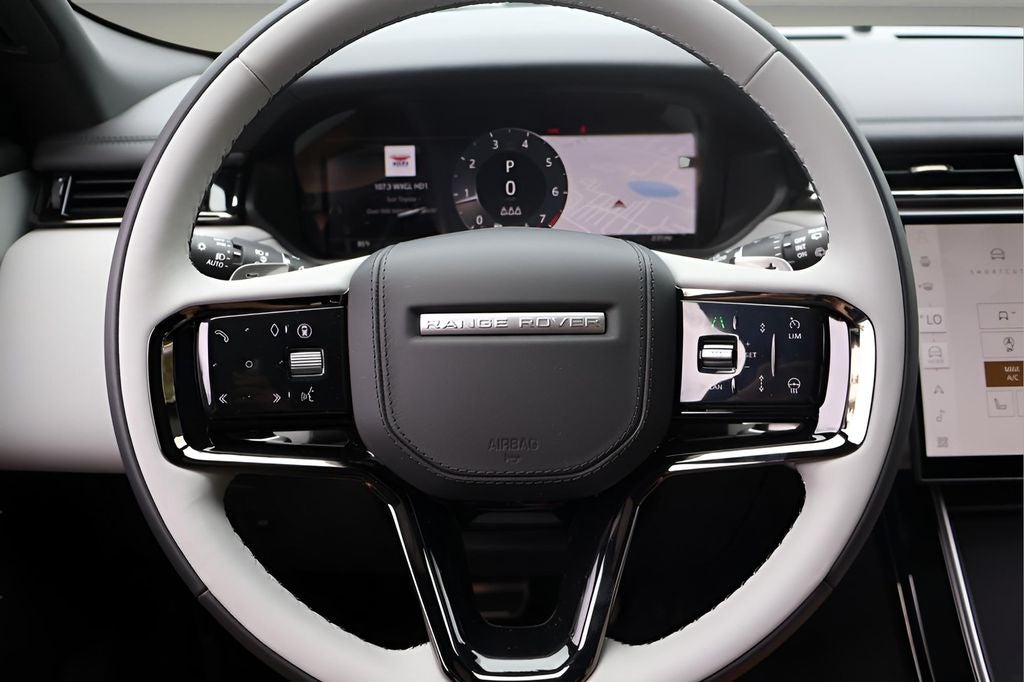 2026 Land Rover Range Rover Velar Dynamic SE