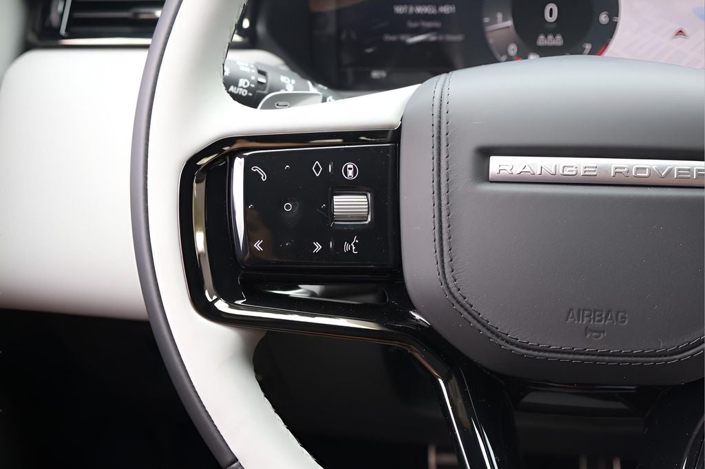 2026 Land Rover Range Rover Velar Dynamic SE