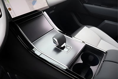 2026 Land Rover Range Rover Velar Dynamic SE