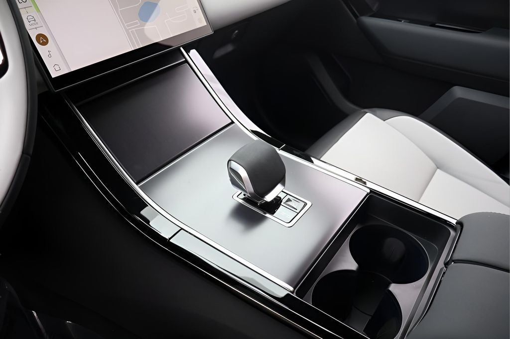 2026 Land Rover Range Rover Velar Dynamic SE