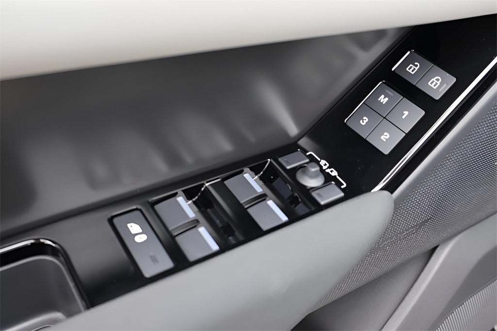 2025 Land Rover Range Rover Velar Dynamic SE