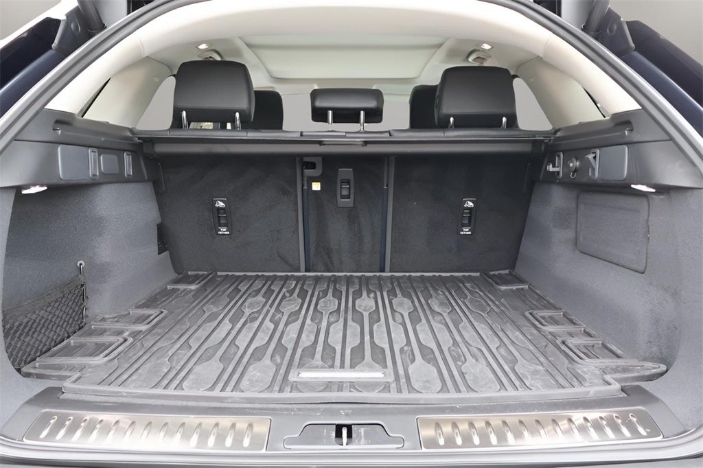 2025 Land Rover Range Rover Velar Dynamic SE