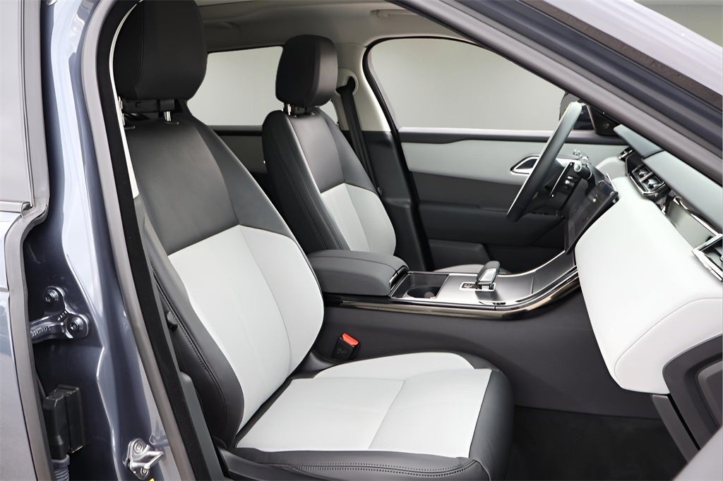 2025 Land Rover Range Rover Velar Dynamic SE