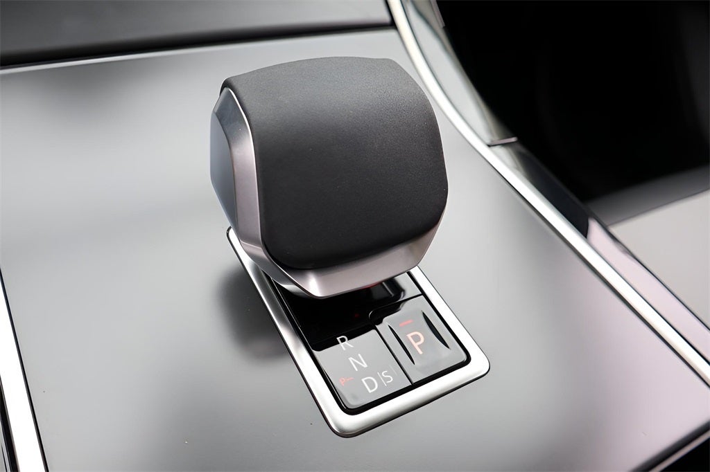 2025 Land Rover Range Rover Velar Dynamic SE