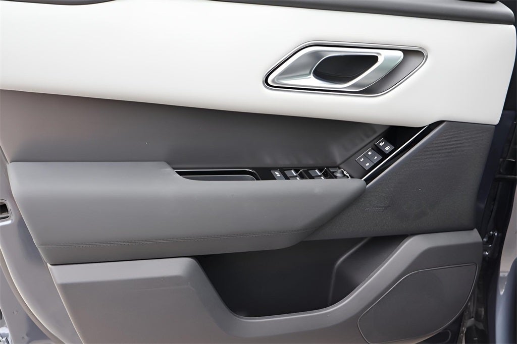 2025 Land Rover Range Rover Velar Dynamic SE