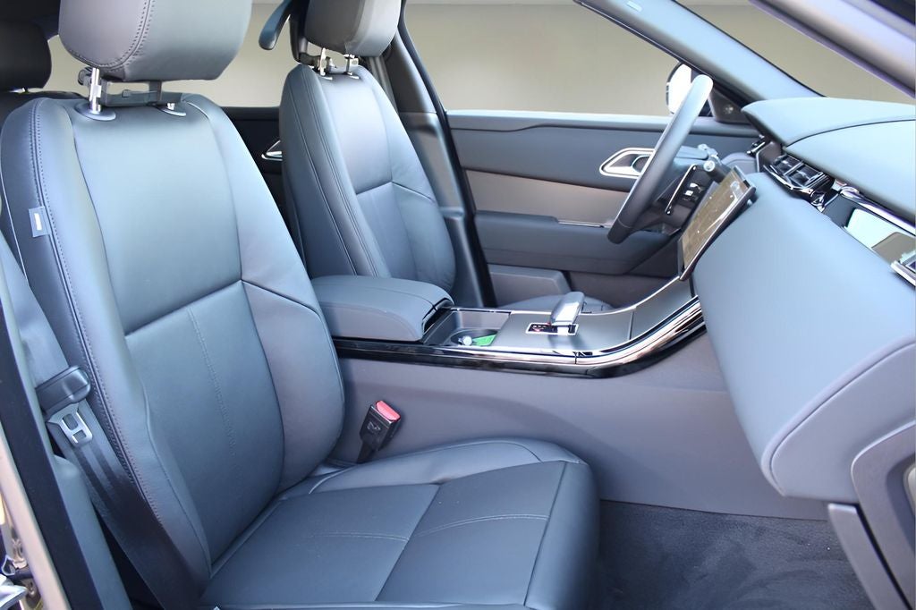 2025 Land Rover Range Rover Velar Dynamic SE